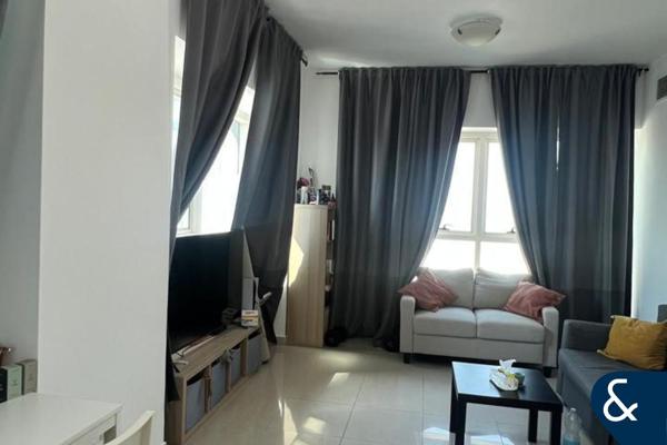 1 Bedroom | Vacant on transfer | Large layout